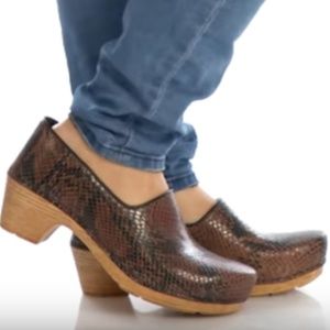 Dansko Marisol size 6.5  euro 37 woodgrain clog